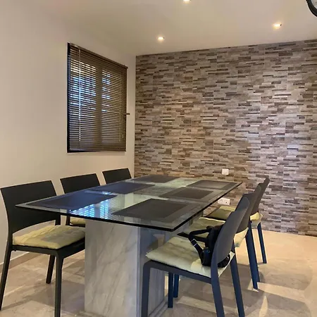 Luxury Atico Duplex * 埃斯特波纳